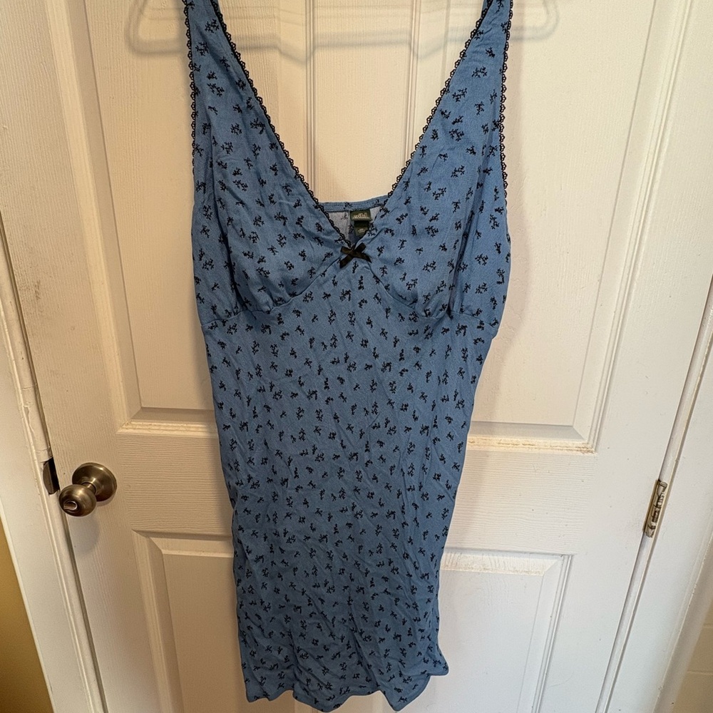 wild fable Light Blue Floral Slip with Black Trim